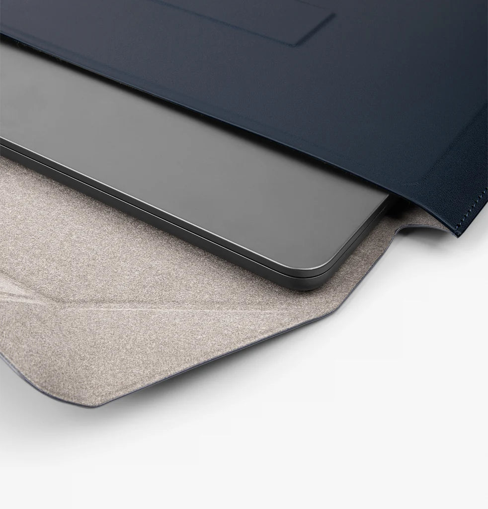 UNIQ Oslo sleeve with Foldable Stand 14 inch - Navy