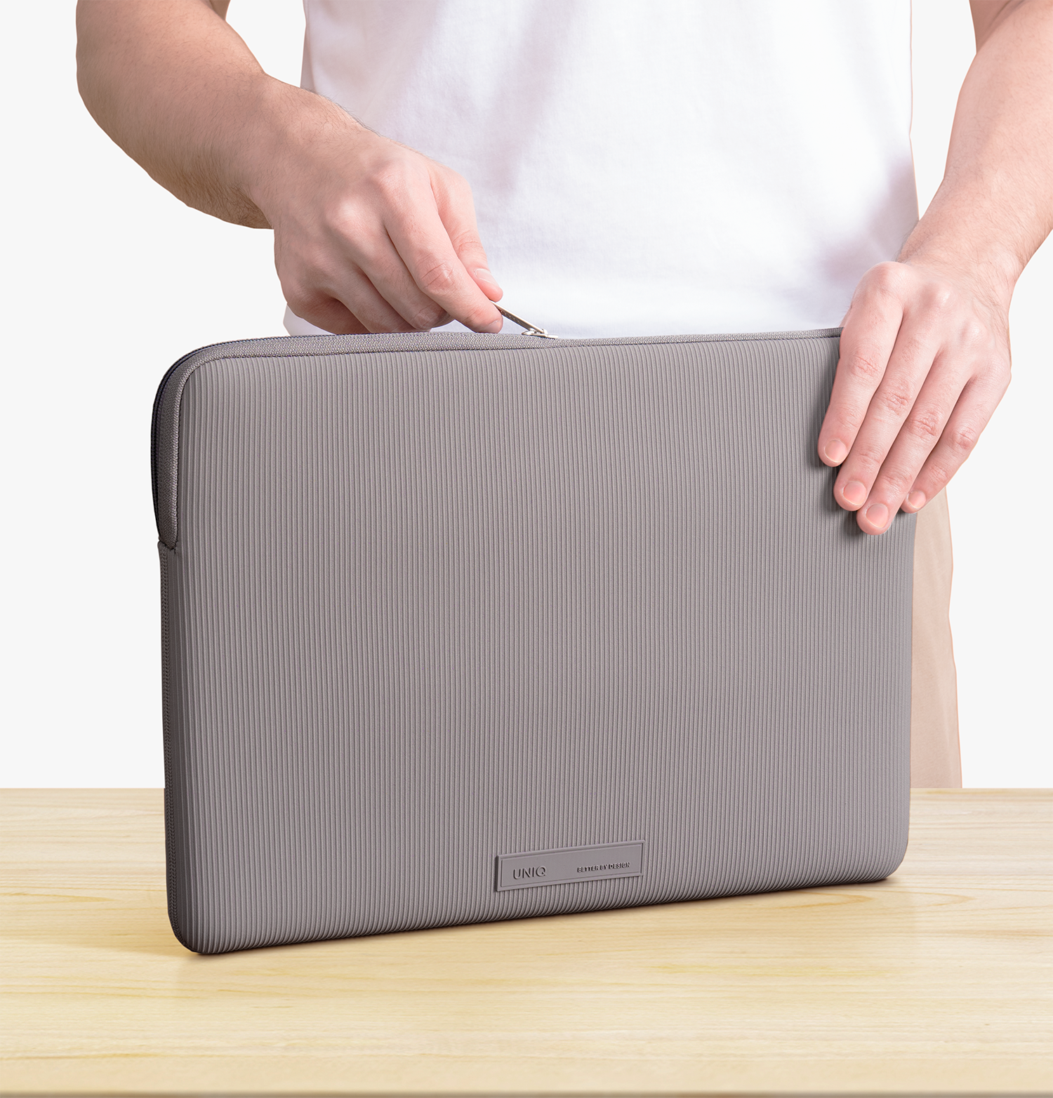 UNIQ Cyprus Textured Neoprene Water-Resistant sleeve up to 16 inch - Pwerter Grey