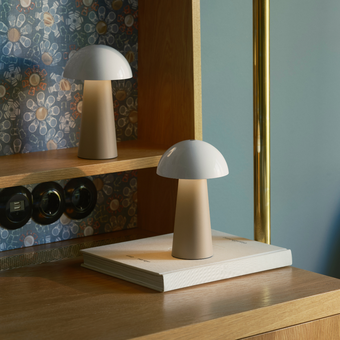 Kreafunk Bello Ivory Sand Portable LED Lamp | 50H Battery