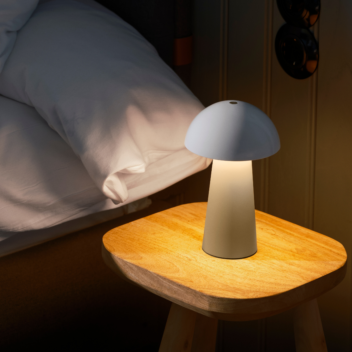 Kreafunk Bello Ivory Sand Portable LED Lamp | 50H Battery