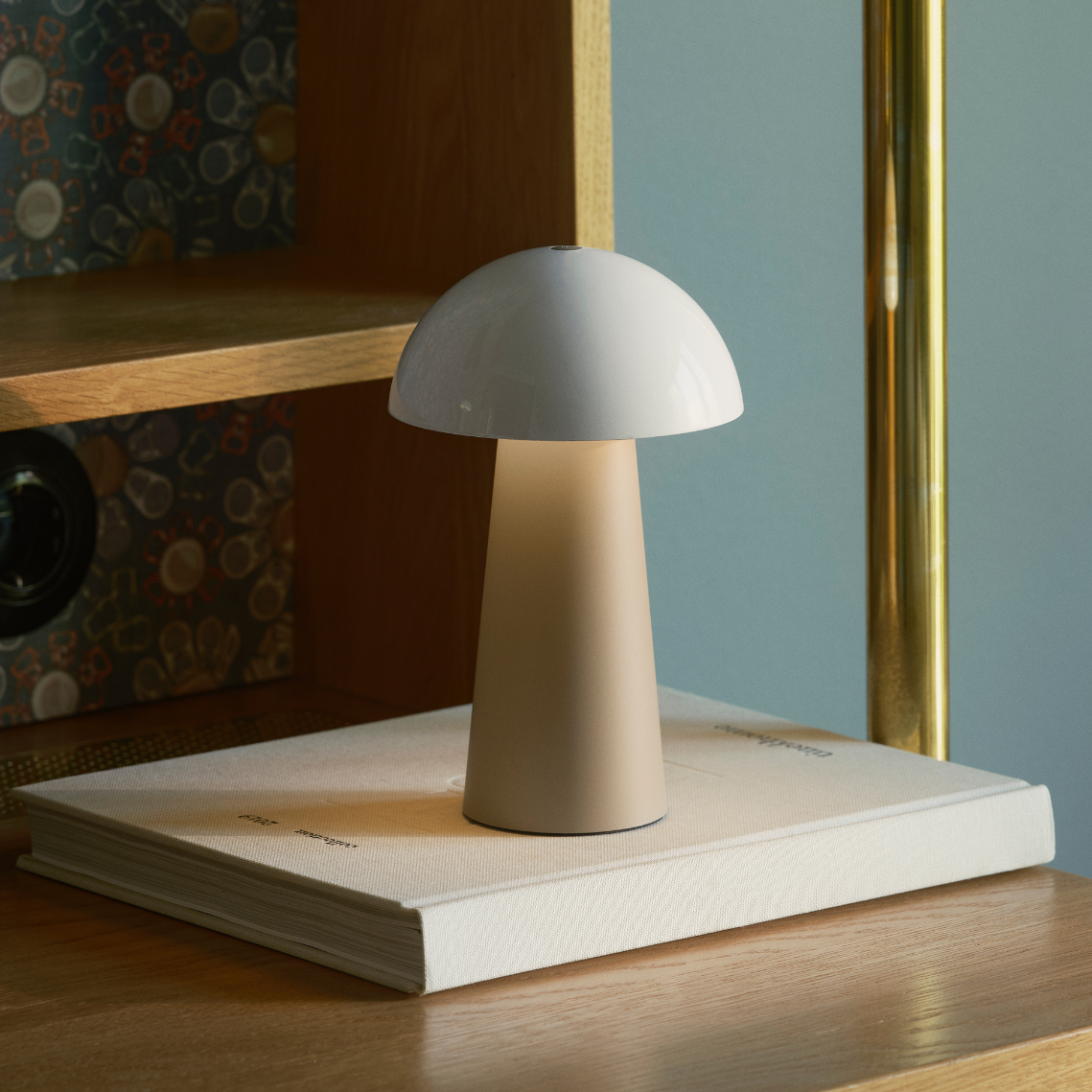 Kreafunk Bello Ivory Sand Portable LED Lamp | 50H Battery