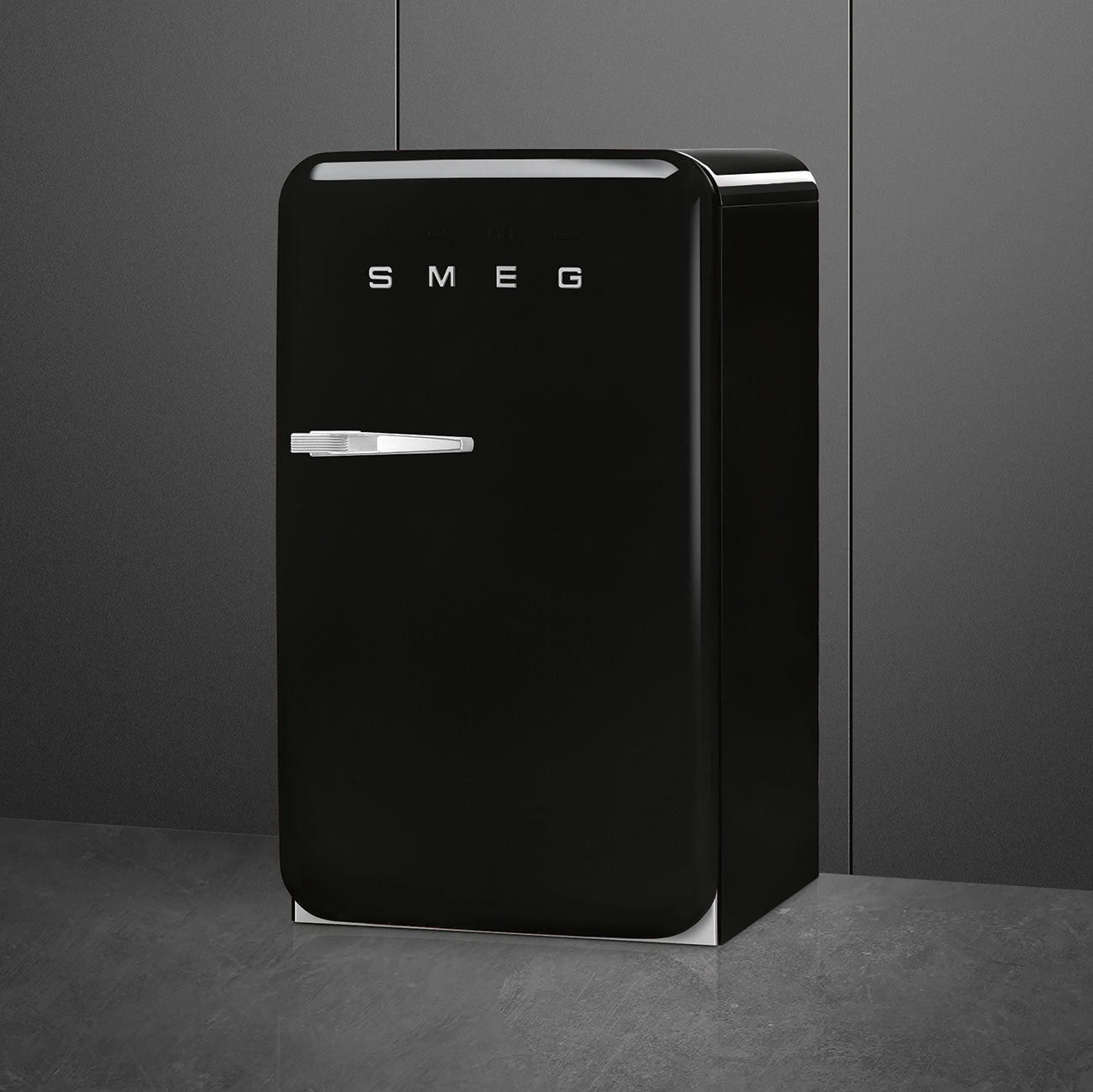 Smeg mini Refrigerator - Black
