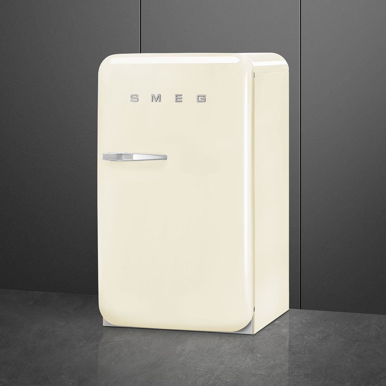 Smeg mini Refrigerator - cream
